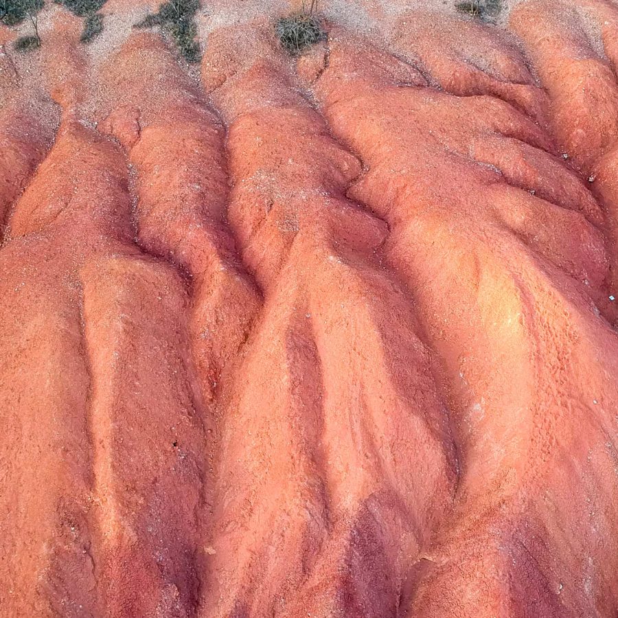 Bauxite residue surface texture from alumina refinery red mud management area